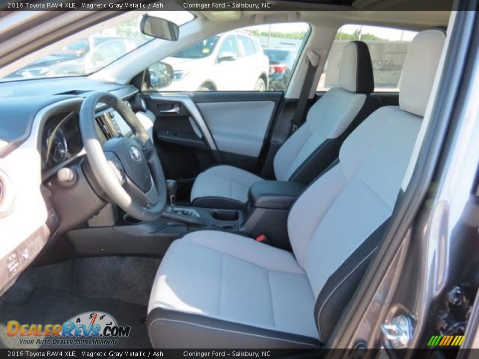 2016 Toyota RAV4 XLE Magnetic Gray Metallic / Ash Photo #8