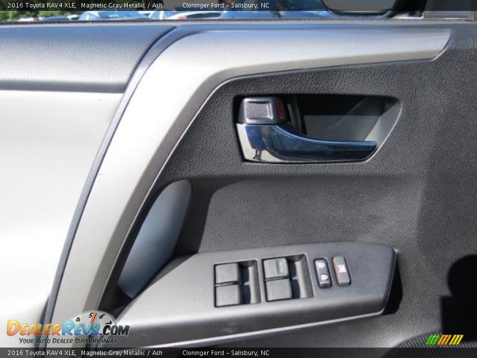 2016 Toyota RAV4 XLE Magnetic Gray Metallic / Ash Photo #9