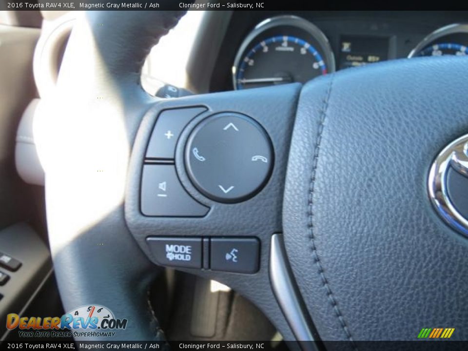 2016 Toyota RAV4 XLE Magnetic Gray Metallic / Ash Photo #12