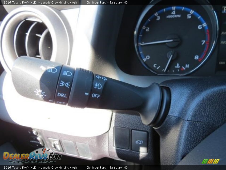 2016 Toyota RAV4 XLE Magnetic Gray Metallic / Ash Photo #14