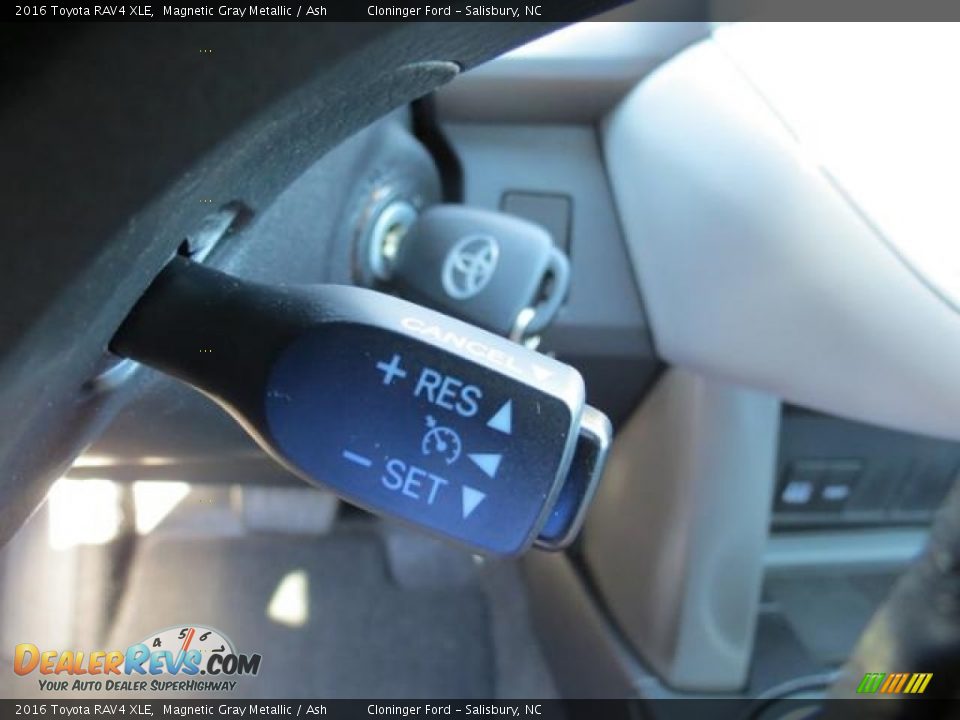 2016 Toyota RAV4 XLE Magnetic Gray Metallic / Ash Photo #16