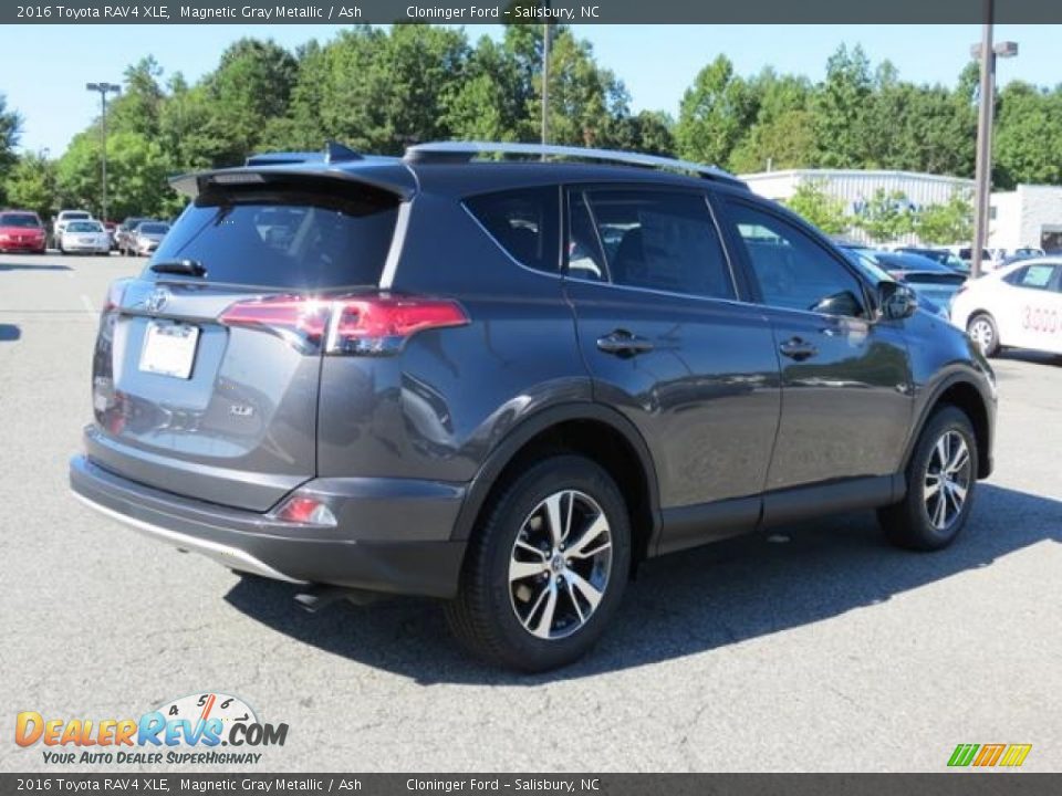 2016 Toyota RAV4 XLE Magnetic Gray Metallic / Ash Photo #24