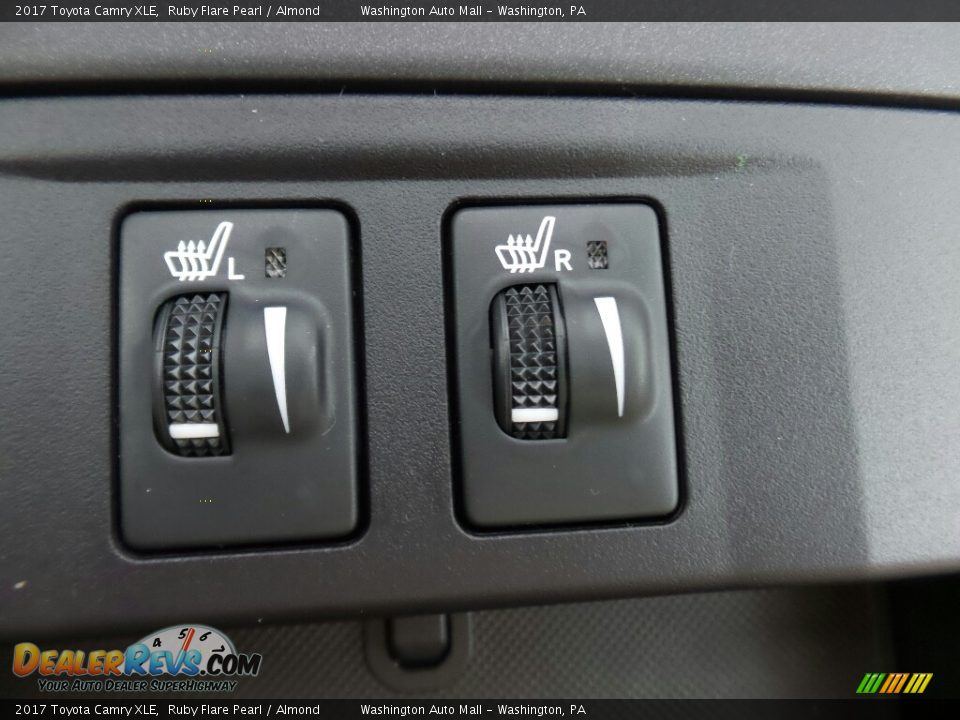 Controls of 2017 Toyota Camry XLE Photo #26