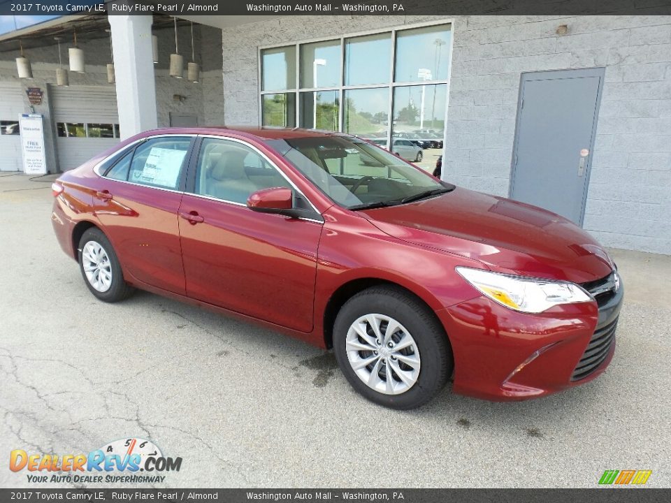 Front 3/4 View of 2017 Toyota Camry LE Photo #1