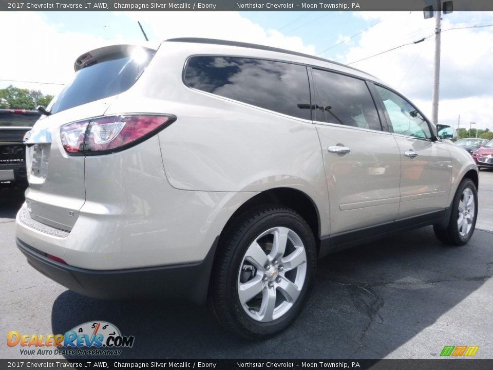 2017 Chevrolet Traverse LT AWD Champagne Silver Metallic / Ebony Photo #5
