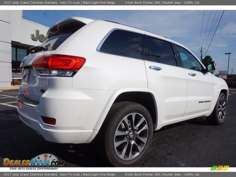 2017 Jeep Grand Cherokee Overland Ivory Tri-Coat / Black/Light Frost Beige Photo #7