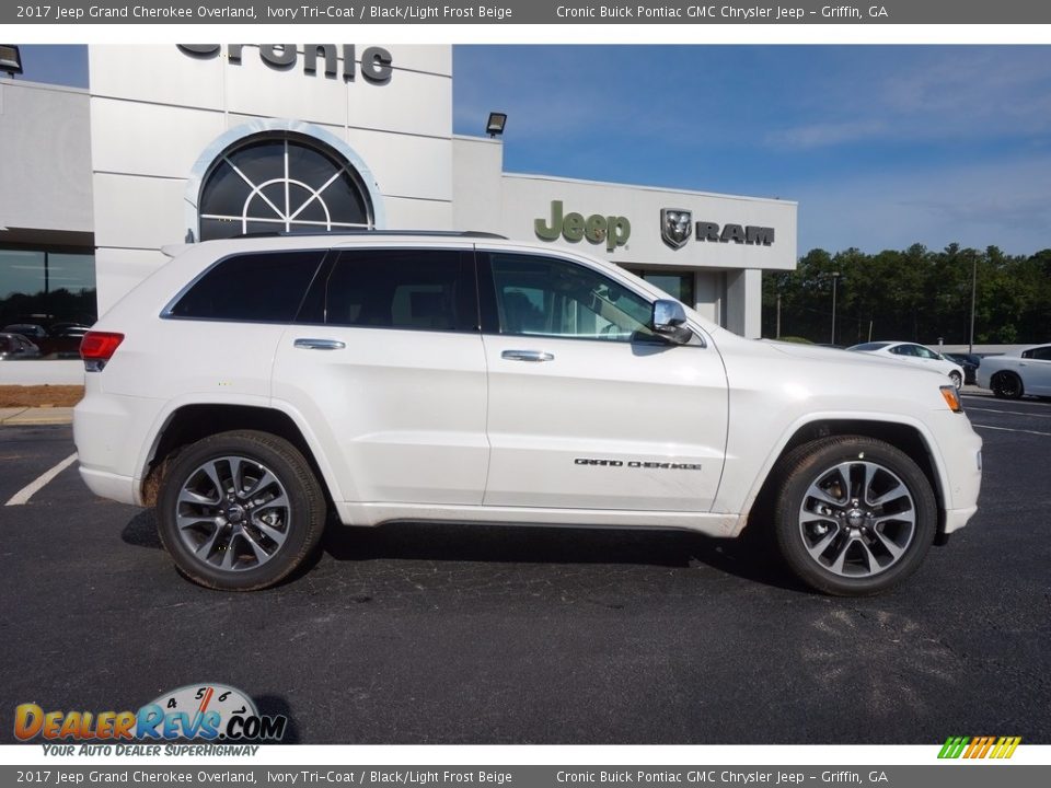 2017 Jeep Grand Cherokee Overland Ivory Tri-Coat / Black/Light Frost Beige Photo #8