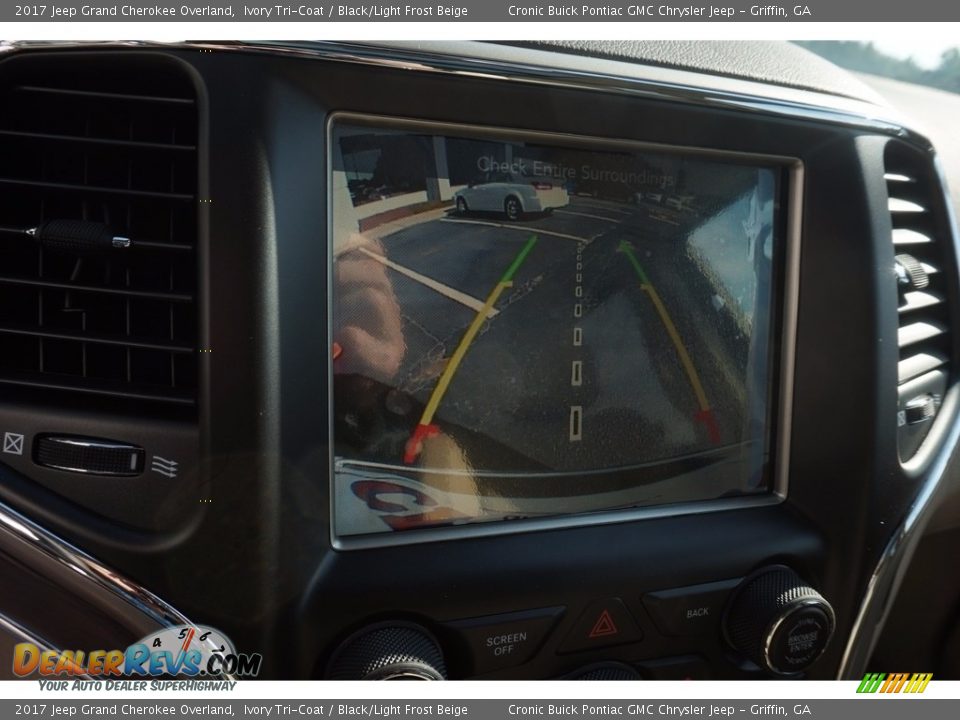 2017 Jeep Grand Cherokee Overland Ivory Tri-Coat / Black/Light Frost Beige Photo #16