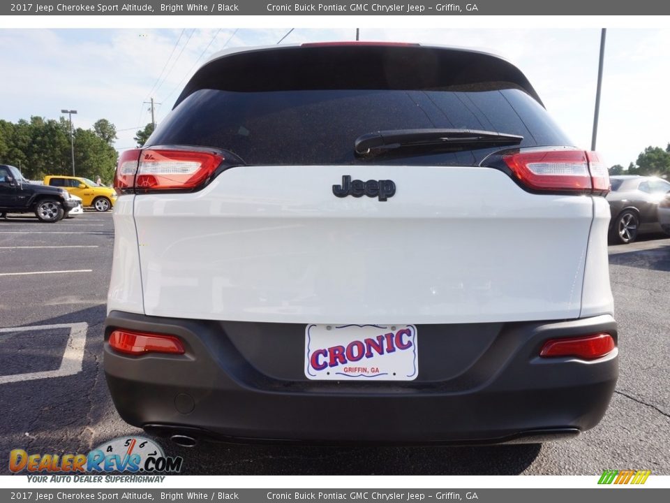 2017 Jeep Cherokee Sport Altitude Bright White / Black Photo #6
