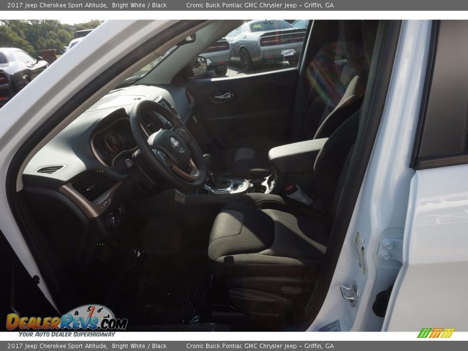 2017 Jeep Cherokee Sport Altitude Bright White / Black Photo #10