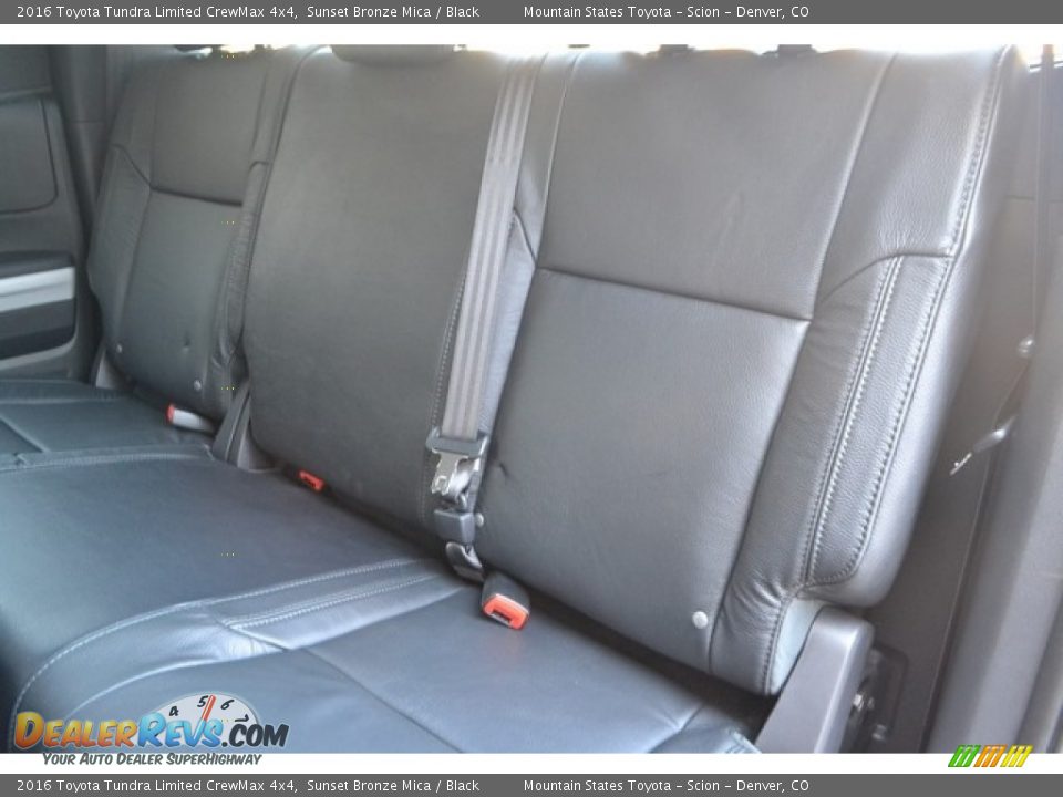 2016 Toyota Tundra Limited CrewMax 4x4 Sunset Bronze Mica / Black Photo #7