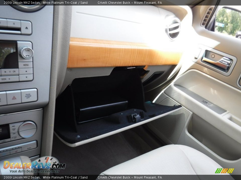 2009 Lincoln MKZ Sedan White Platinum Tri-Coat / Sand Photo #29