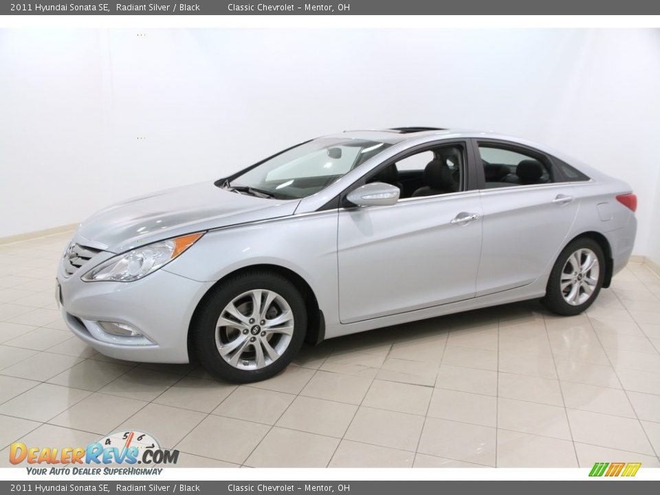 2011 Hyundai Sonata SE Radiant Silver / Black Photo #3
