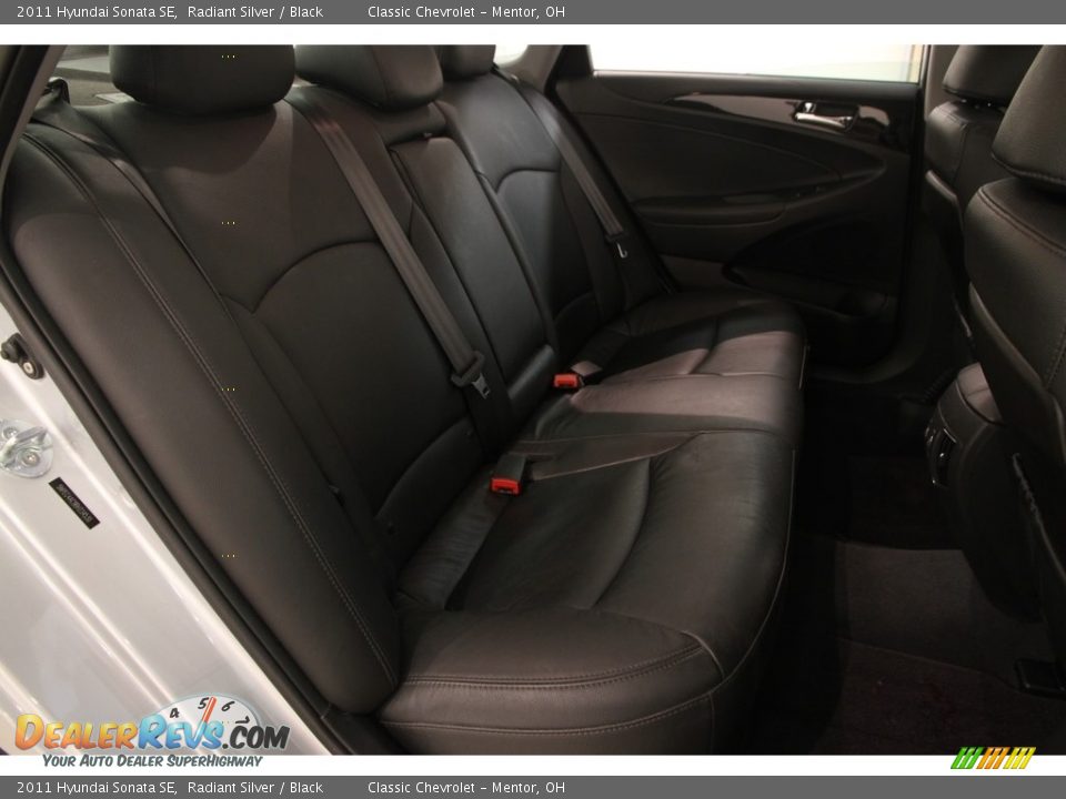 2011 Hyundai Sonata SE Radiant Silver / Black Photo #13