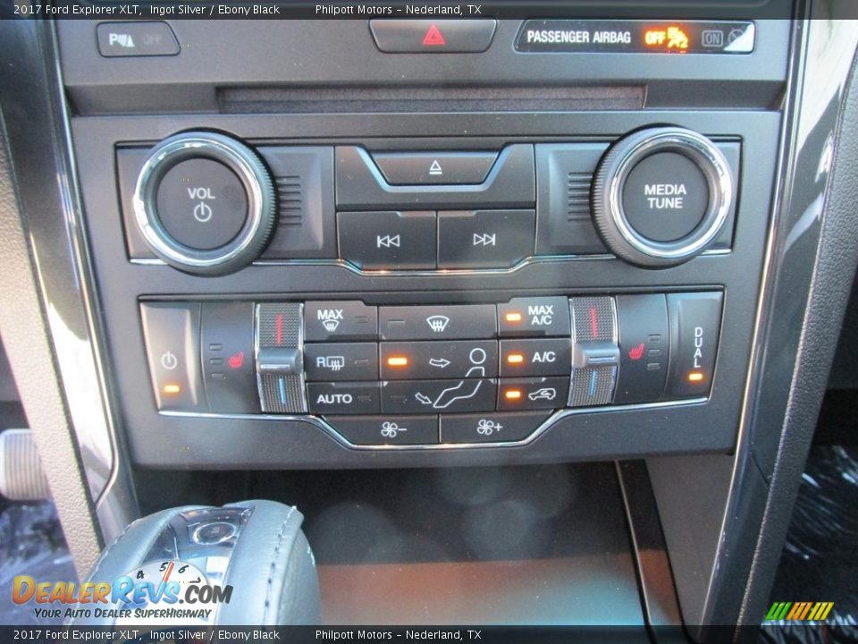 2017 Ford Explorer XLT Ingot Silver / Ebony Black Photo #28