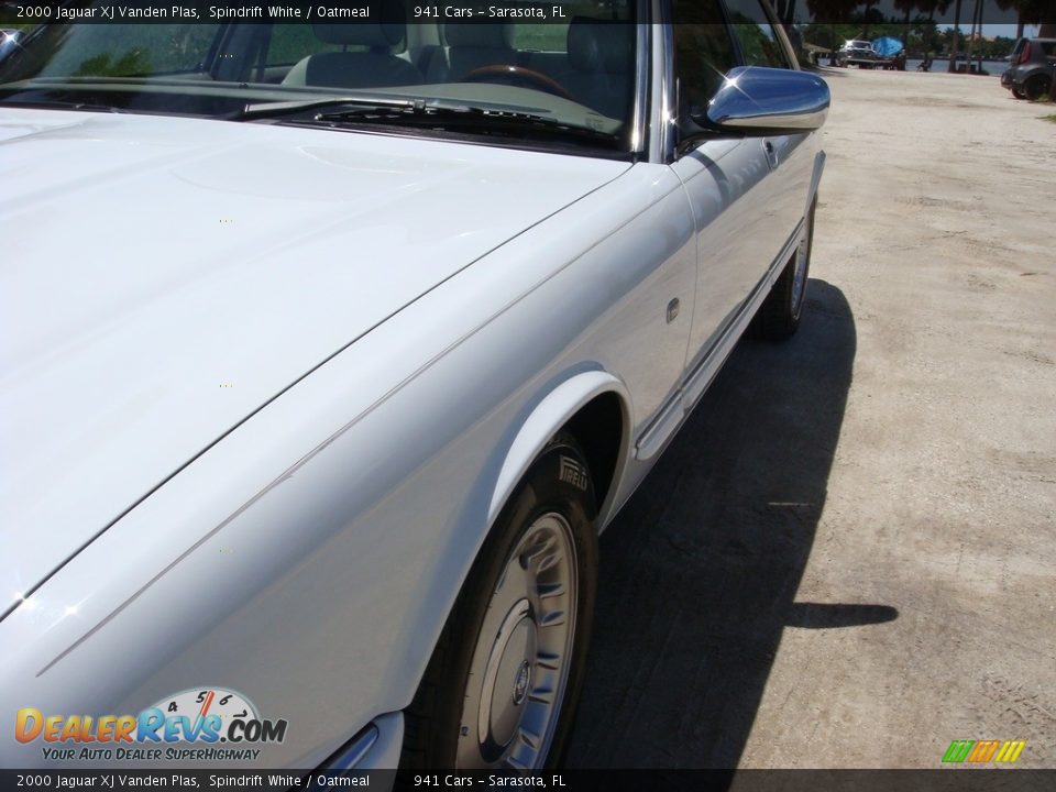 2000 Jaguar XJ Vanden Plas Spindrift White / Oatmeal Photo #10