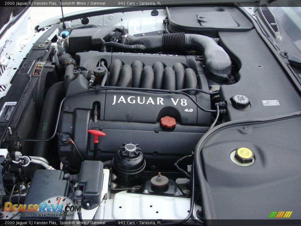 2000 Jaguar XJ Vanden Plas Spindrift White / Oatmeal Photo #28