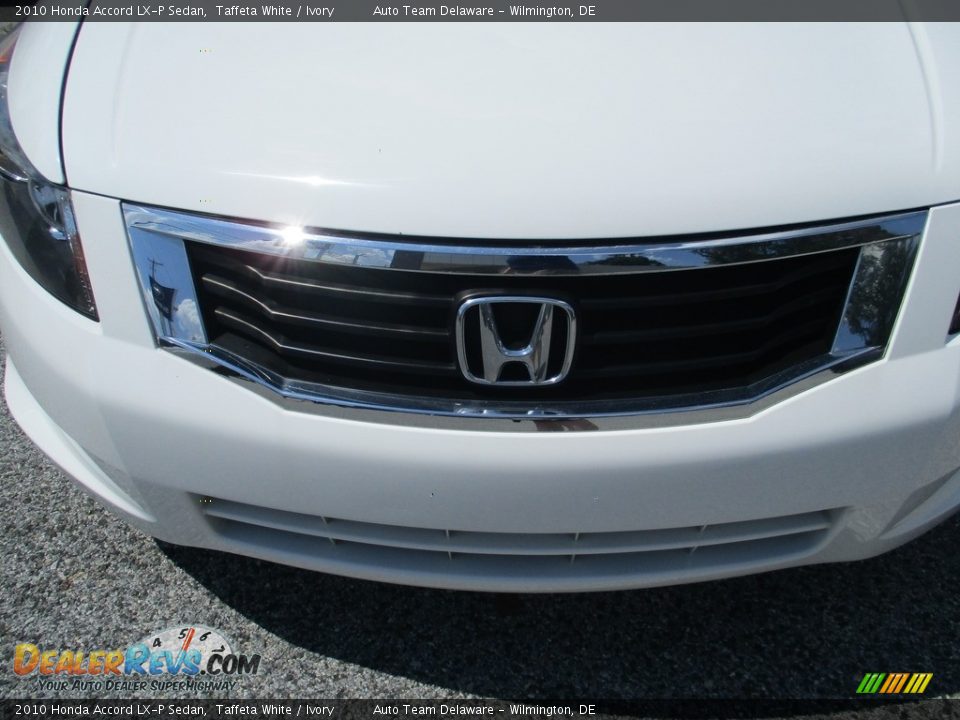 2010 Honda Accord LX-P Sedan Taffeta White / Ivory Photo #29