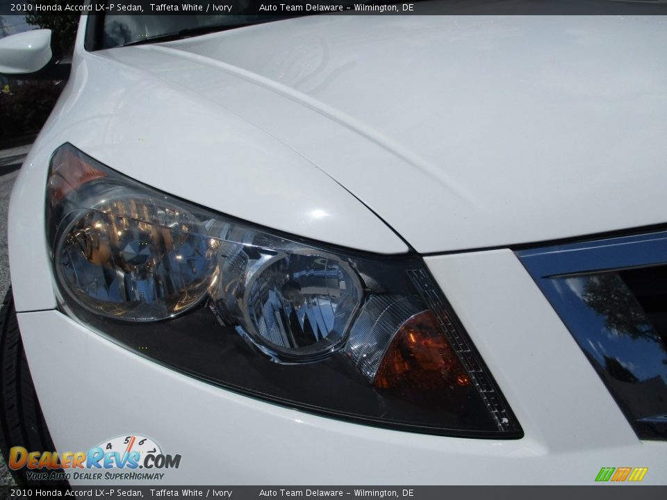 2010 Honda Accord LX-P Sedan Taffeta White / Ivory Photo #30