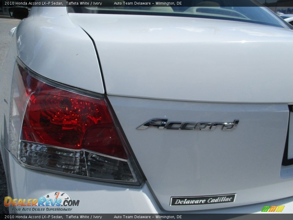 2010 Honda Accord LX-P Sedan Taffeta White / Ivory Photo #31