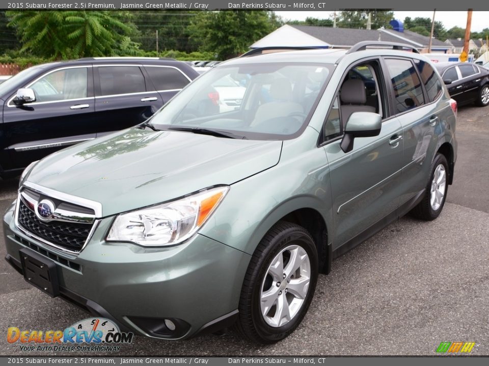 2015 Subaru Forester 2.5i Premium Jasmine Green Metallic / Gray Photo #2