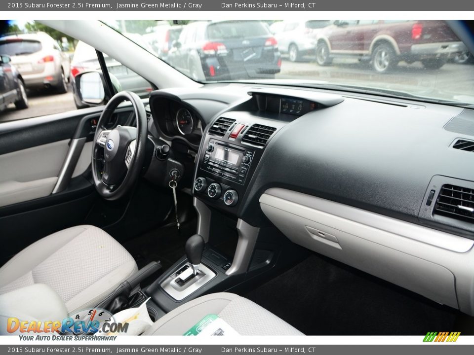 2015 Subaru Forester 2.5i Premium Jasmine Green Metallic / Gray Photo #9