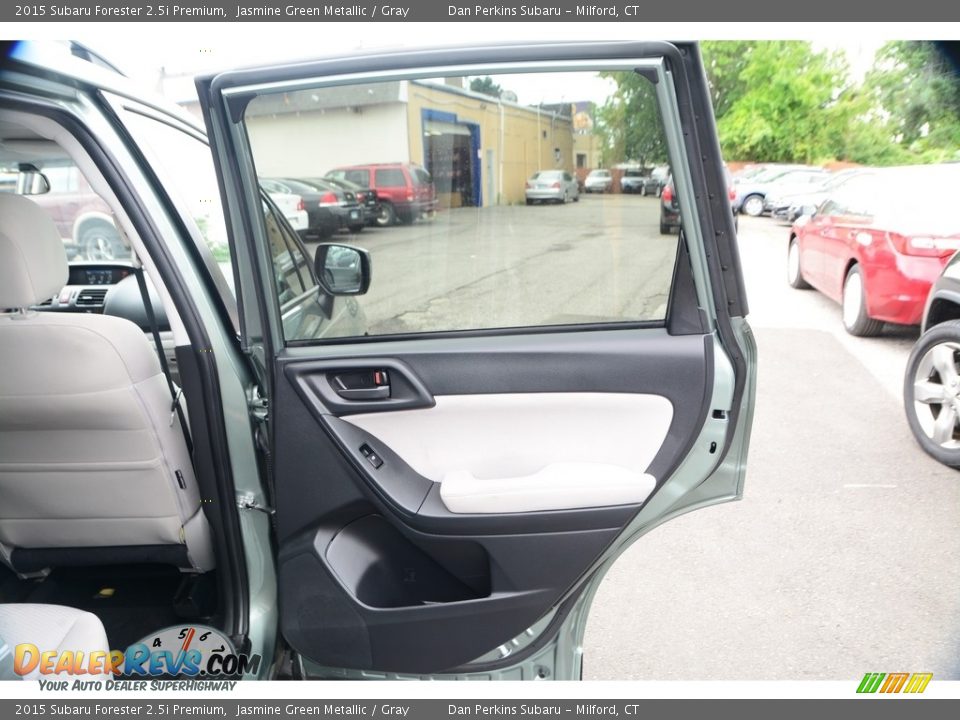 2015 Subaru Forester 2.5i Premium Jasmine Green Metallic / Gray Photo #18