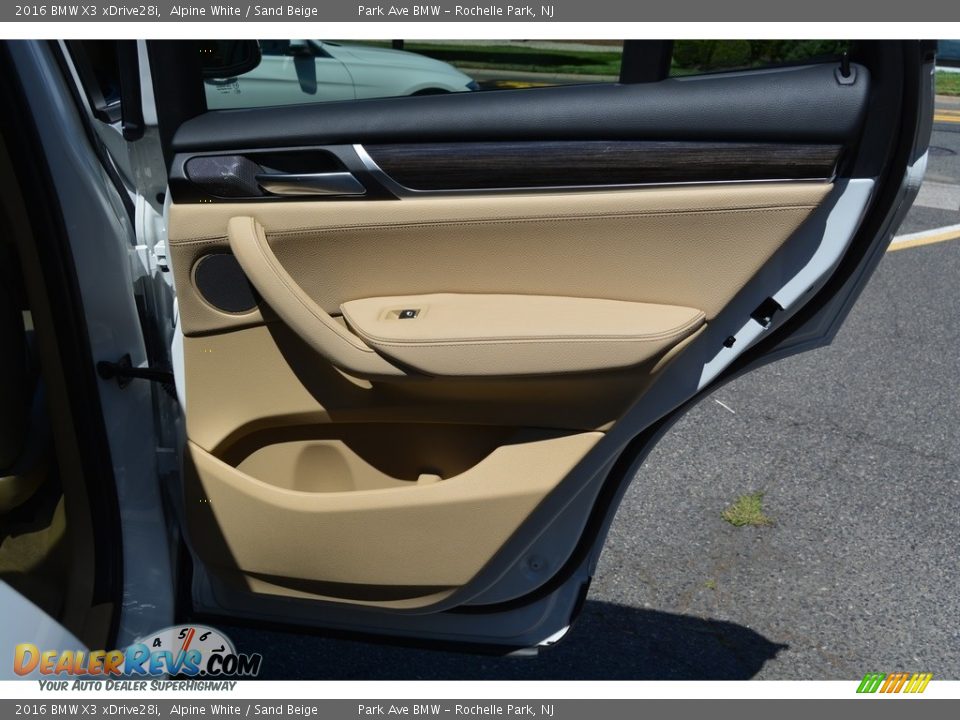 Door Panel of 2016 BMW X3 xDrive28i Photo #24
