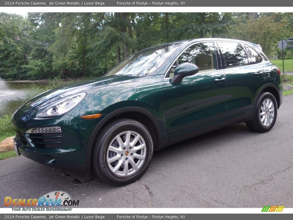 Front 3/4 View of 2014 Porsche Cayenne  Photo #1