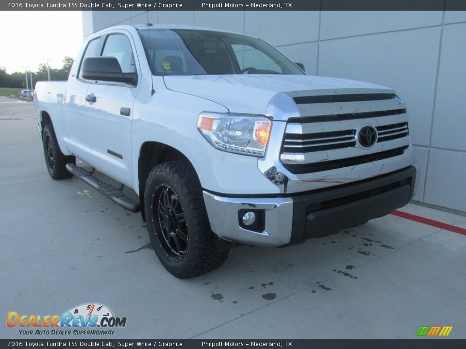 2016 Toyota Tundra TSS Double Cab Super White / Graphite Photo #2