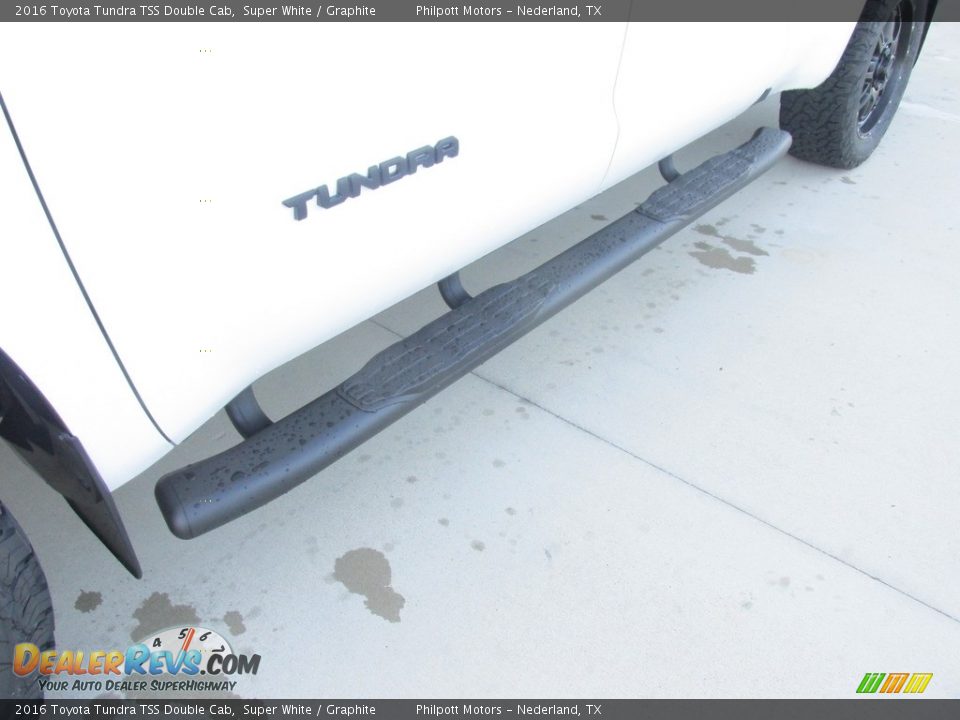 2016 Toyota Tundra TSS Double Cab Super White / Graphite Photo #12