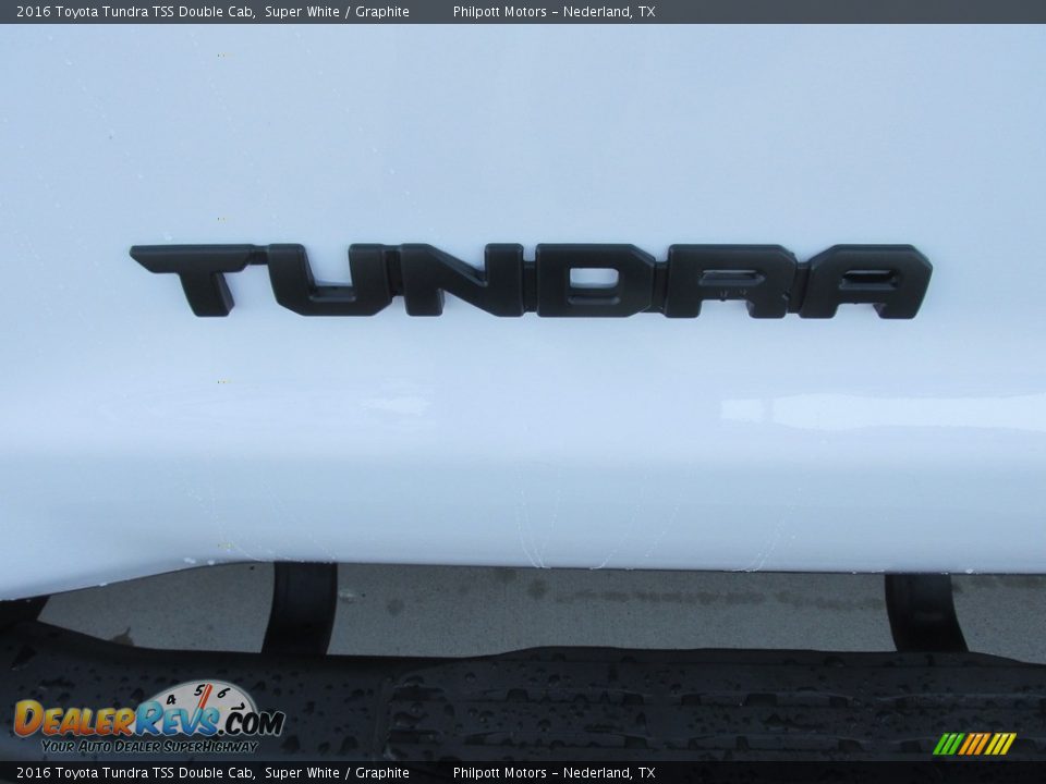 2016 Toyota Tundra TSS Double Cab Super White / Graphite Photo #15