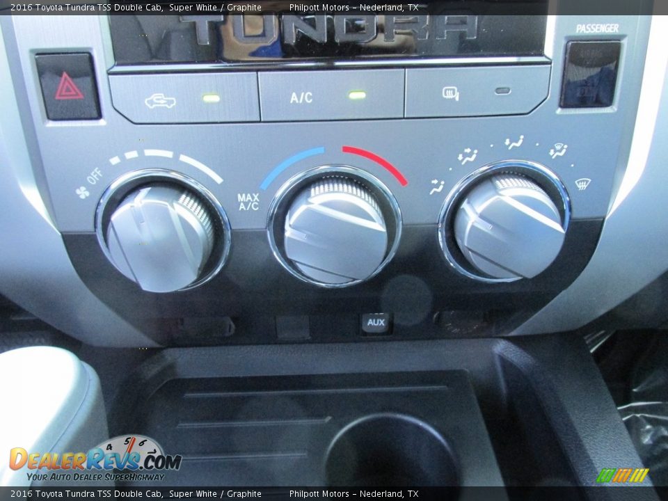 2016 Toyota Tundra TSS Double Cab Super White / Graphite Photo #28