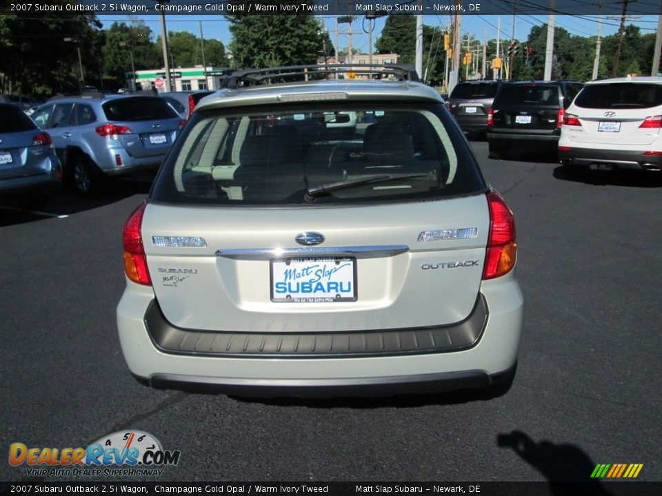 2007 Subaru Outback 2.5i Wagon Champagne Gold Opal / Warm Ivory Tweed Photo #7