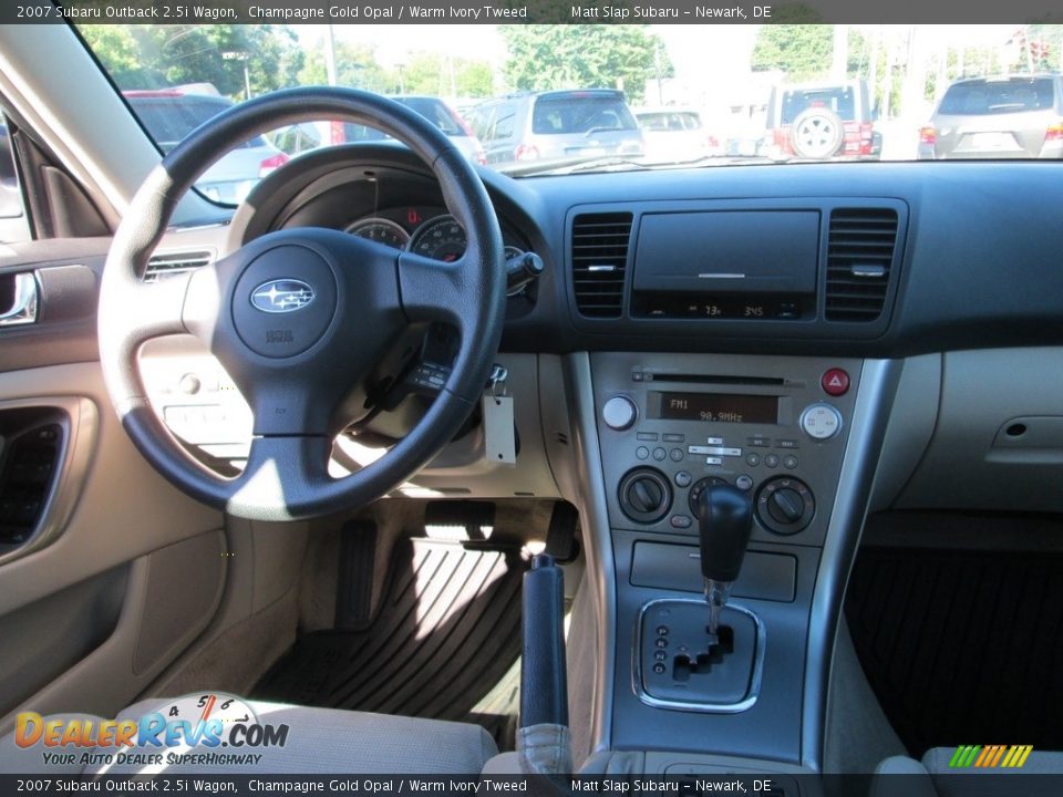 2007 Subaru Outback 2.5i Wagon Champagne Gold Opal / Warm Ivory Tweed Photo #10