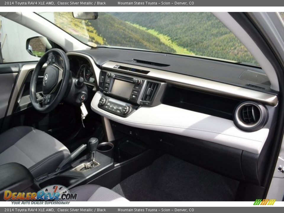 2014 Toyota RAV4 XLE AWD Classic Silver Metallic / Black Photo #17