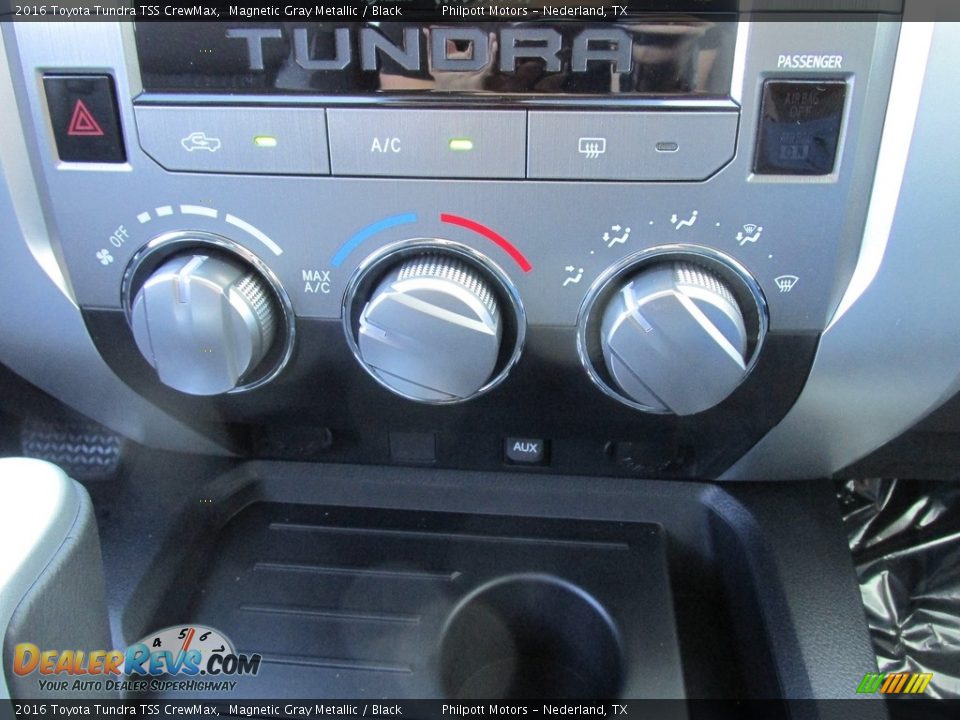 Controls of 2016 Toyota Tundra TSS CrewMax Photo #28