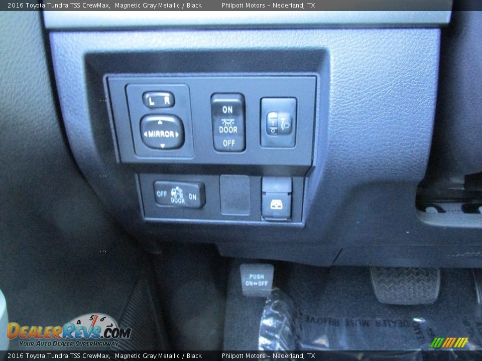 Controls of 2016 Toyota Tundra TSS CrewMax Photo #33