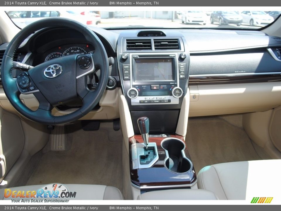 2014 Toyota Camry XLE Creme Brulee Metallic / Ivory Photo #9