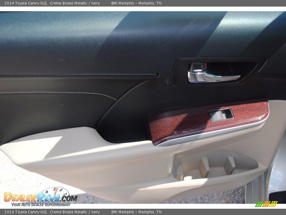 2014 Toyota Camry XLE Creme Brulee Metallic / Ivory Photo #22