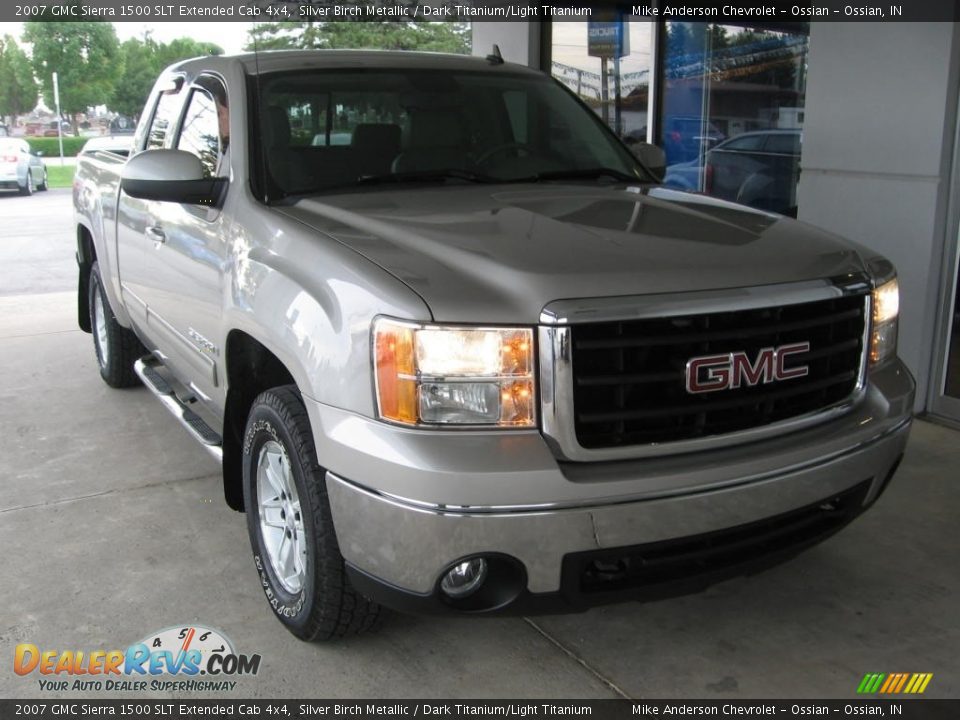 Front 3/4 View of 2007 GMC Sierra 1500 SLT Extended Cab 4x4 Photo #1