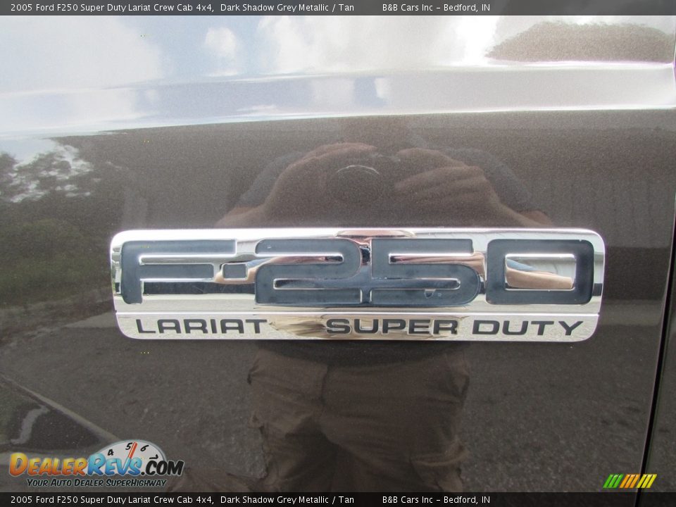 2005 Ford F250 Super Duty Lariat Crew Cab 4x4 Dark Shadow Grey Metallic / Tan Photo #10