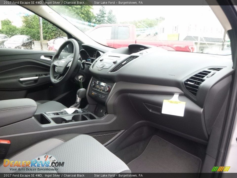 2017 Ford Escape SE 4WD Ingot Silver / Charcoal Black Photo #5