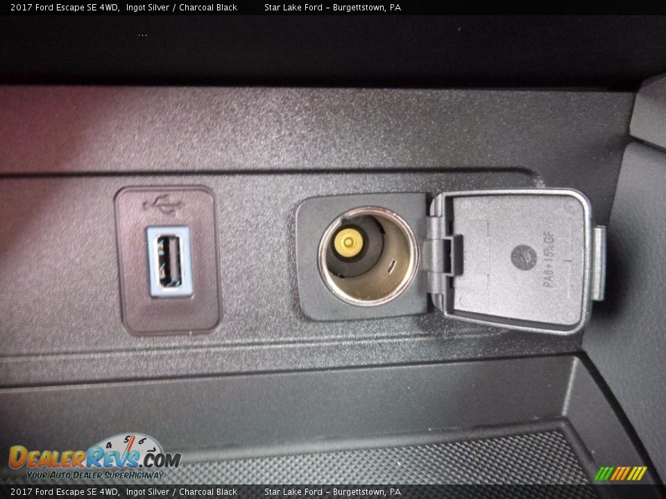 2017 Ford Escape SE 4WD Ingot Silver / Charcoal Black Photo #19