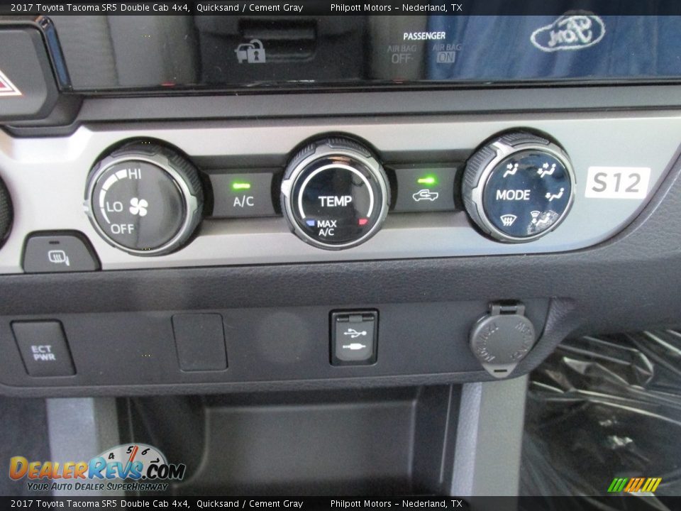 2017 Toyota Tacoma SR5 Double Cab 4x4 Quicksand / Cement Gray Photo #29