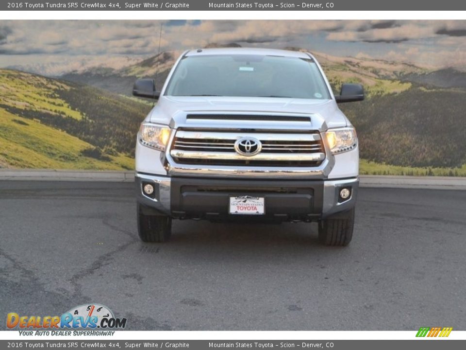 2016 Toyota Tundra SR5 CrewMax 4x4 Super White / Graphite Photo #2