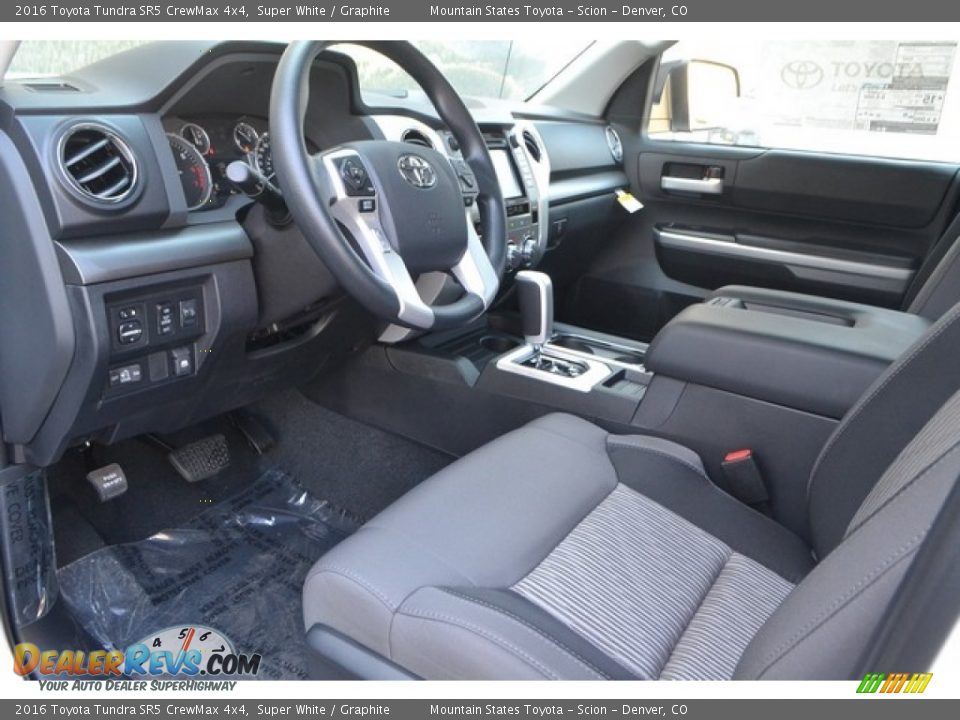 2016 Toyota Tundra SR5 CrewMax 4x4 Super White / Graphite Photo #5