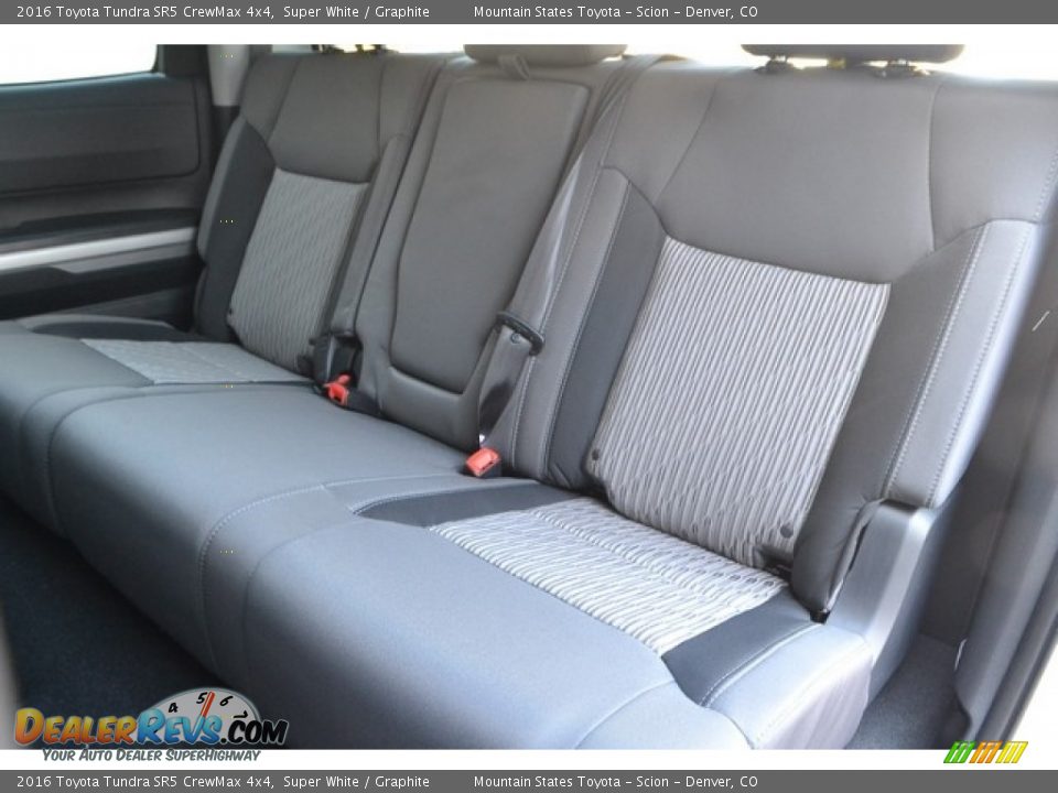 2016 Toyota Tundra SR5 CrewMax 4x4 Super White / Graphite Photo #7
