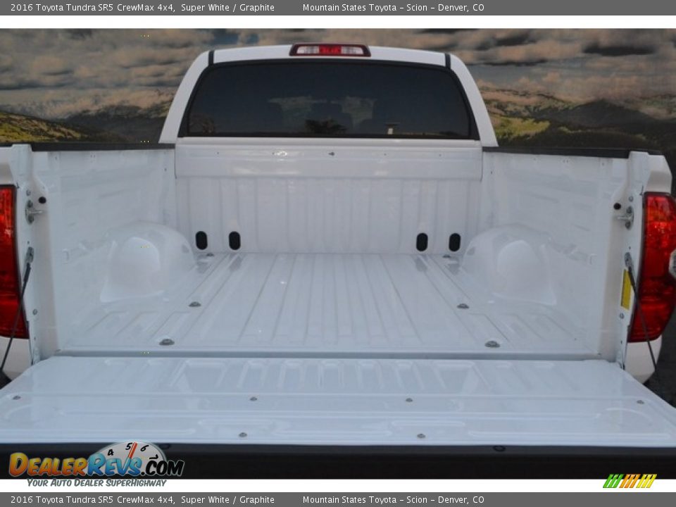 2016 Toyota Tundra SR5 CrewMax 4x4 Super White / Graphite Photo #8