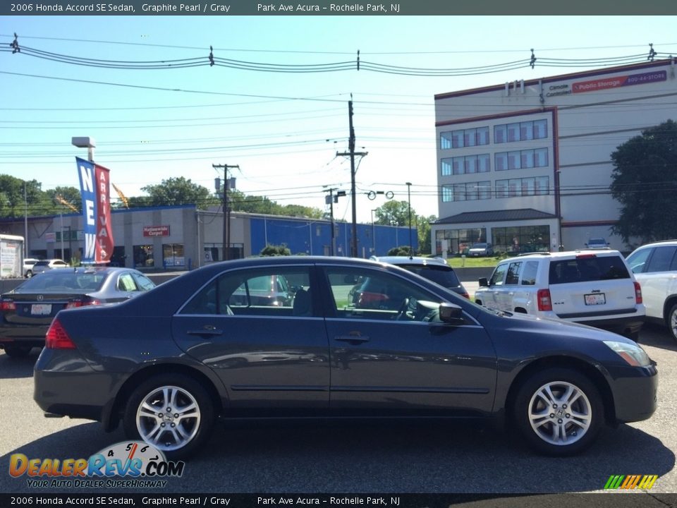 2006 Honda Accord SE Sedan Graphite Pearl / Gray Photo #2